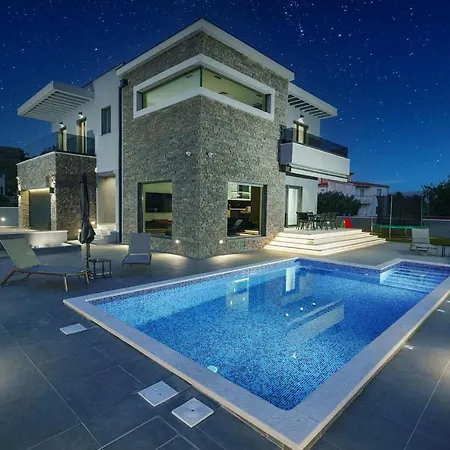 بيت للعطل 4 Bedroomstunning In شيبينيك