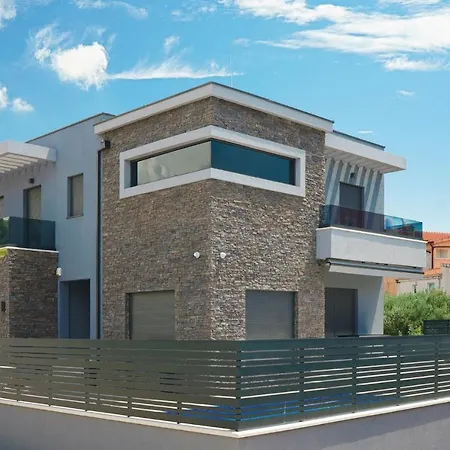 4 Bedroomstunning In بيت للعطل شيبينيك