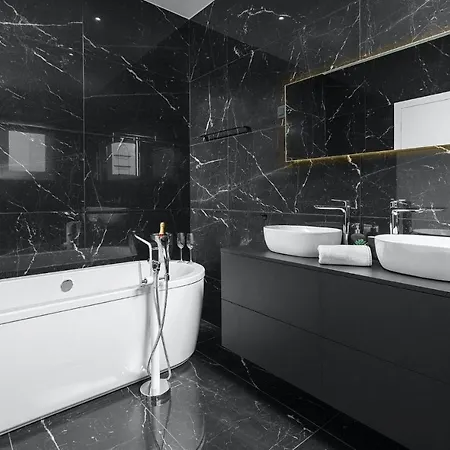 4 Bedroomstunning In *