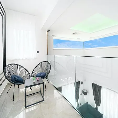 4 Bedroomstunning In *