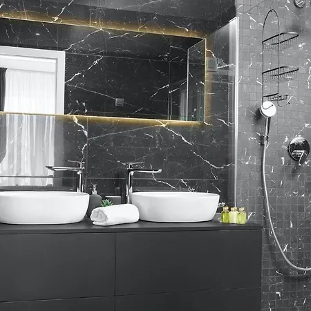 4 Bedroomstunning In بيت للعطل