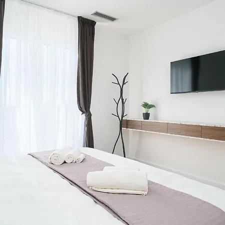 بيت للعطل 4 Bedroomstunning In *