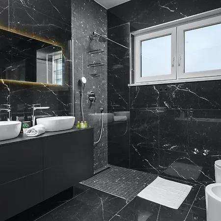 4 Bedroomstunning In بيت للعطل *